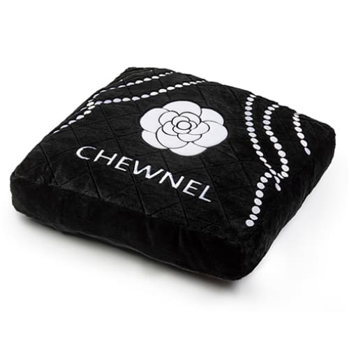 Chewnel Noir Dog Bed NEW ARRIVAL